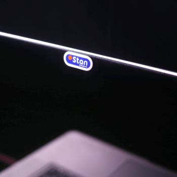 Cache de webcam installé sur un ordinateur